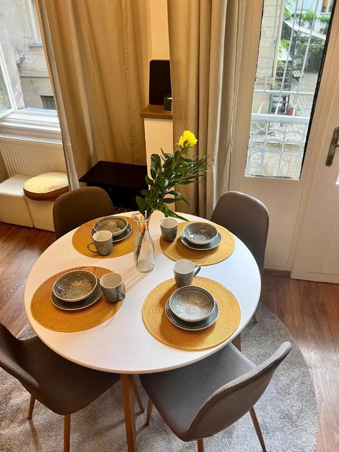 Adorable, Cosy Apartment At The Heroes' Square בודפשט מראה חיצוני תמונה